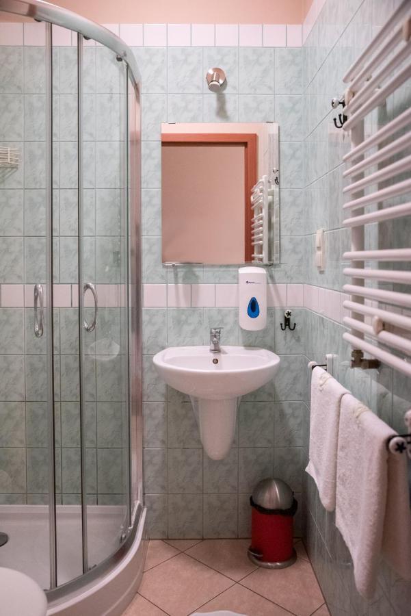 Pod Modrzewiami * Nowy Tomyśl